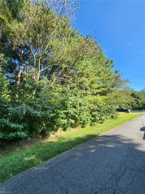 13 Truitt Rd, Chesapeake, VA 23321