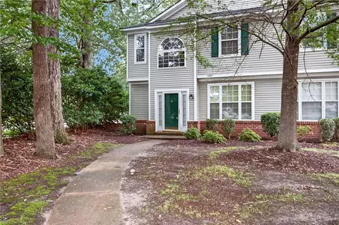 800 Oak Springs Ct, Newport News, VA 23602