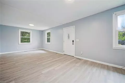 Living - 19 E Lamington Rd, Hampton, VA 23669 photo 1 of 2