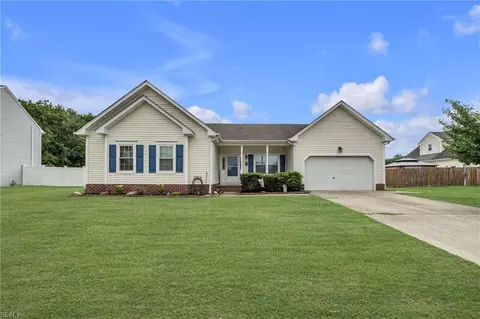 102 Ruby Ct, Suffolk, VA 23434 photo 2