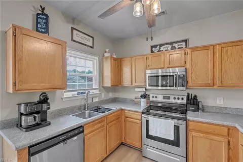 102 Ruby Ct, Suffolk, VA 23434 photo 13