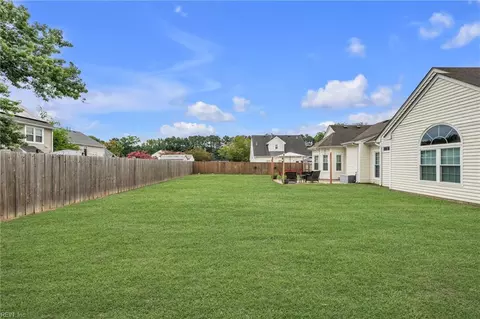 102 Ruby Ct, Suffolk, VA 23434 photo 5