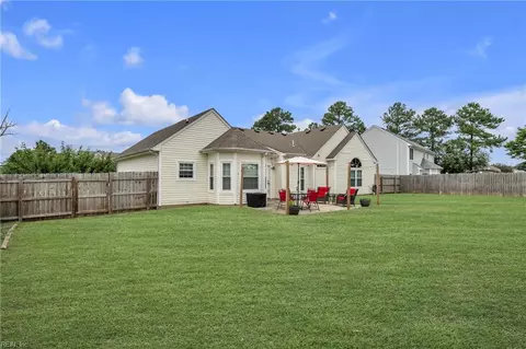102 Ruby Ct, Suffolk, VA 23434 photo 6