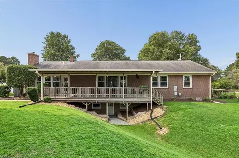 Exterior - 103 Beale Ave, Smithfield, VA 23430 photo 8 of 10