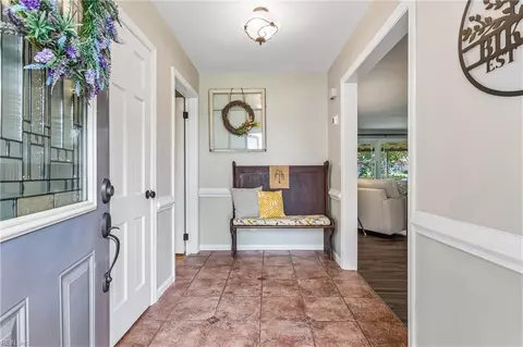 Entry Way - 103 Beale Ave, Smithfield, VA 23430 photo 1 of 2
