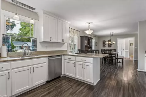 Kitchen - 103 Beale Ave, Smithfield, VA 23430 photo 3 of 4