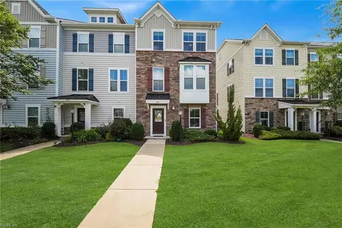 400 Spring Hill Pl, Smithfield, VA 23430