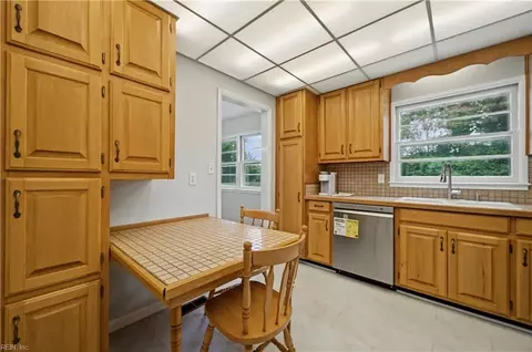 Kitchen - 118 Tanglewood Dr, Hampton, VA 23666 photo 3 of 3