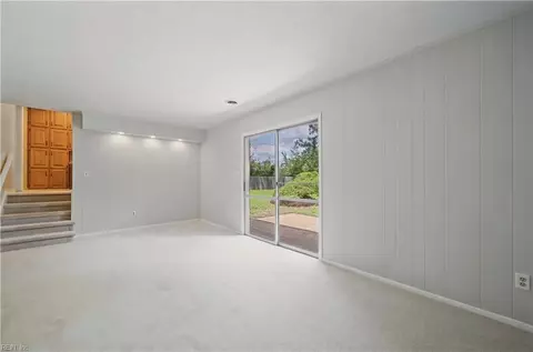 Living - 118 Tanglewood Dr, Hampton, VA 23666 photo 5 of 5
