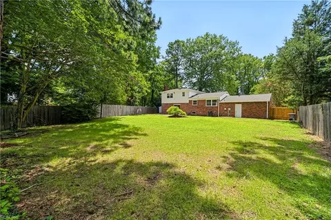 Exterior - 118 Tanglewood Dr, Hampton, VA 23666 photo 4 of 7