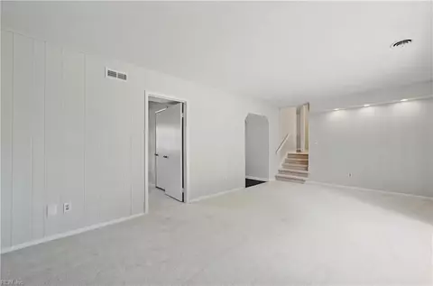 Living - 118 Tanglewood Dr, Hampton, VA 23666 photo 4 of 5