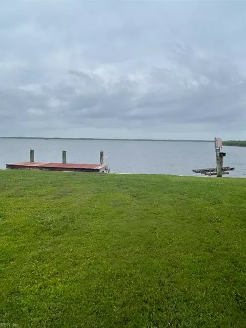 3665 Sandpiper Rd #128, Virginia Beach, VA 23456