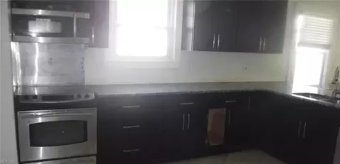 Entry Way - 3636 Amherst St, Norfolk, VA 23513 photo 1 of 2