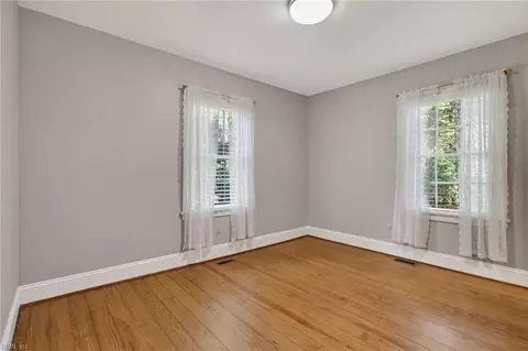 Bedroom - 279 Colonial Trl E, Surry, VA 23883 photo 5 of 7