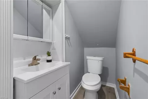 Bath - 115 E Pembroke Ave, Hampton, VA 23669 photo 1 of 2