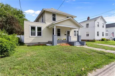 Exterior - 115 E Pembroke Ave, Hampton, VA 23669 photo 1 of 4