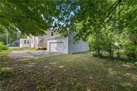 Exterior - 115 E Pembroke Ave, Hampton, VA 23669 photo 4 of 4