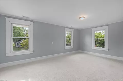 Bedroom - 115 E Pembroke Ave, Hampton, VA 23669 photo 3 of 7