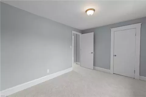 Bedroom - 115 E Pembroke Ave, Hampton, VA 23669 photo 4 of 7