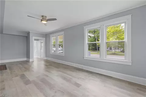 Living - 115 E Pembroke Ave, Hampton, VA 23669 photo 1 of 4