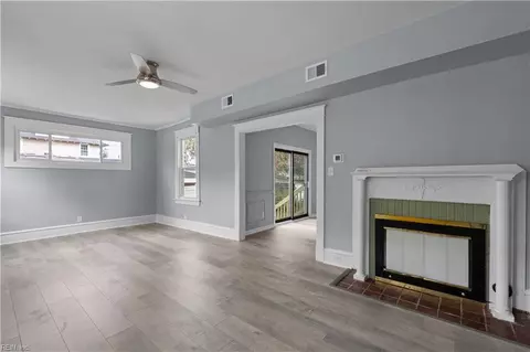 Living - 115 E Pembroke Ave, Hampton, VA 23669 photo 3 of 4