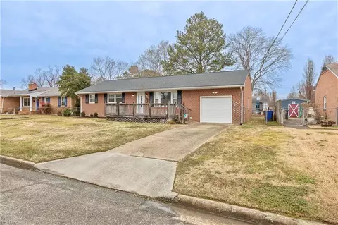 176 Hawthorne Dr, Newport News, VA 23602