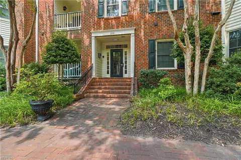 230 College Pl #222, Norfolk, VA 23510