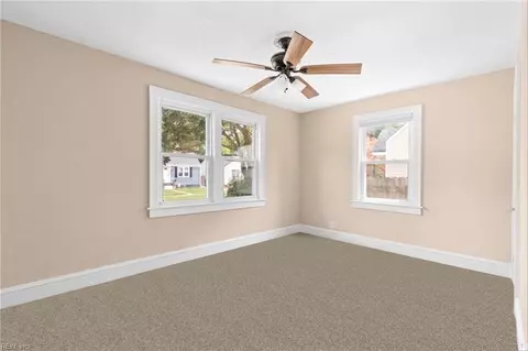 Bedroom - 325 E Lorengo Ave, Norfolk, VA 23503 photo 3 of 5