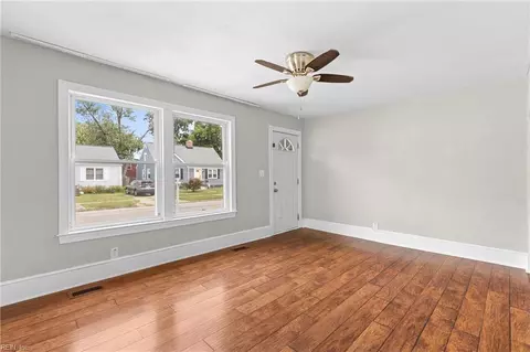 Living - 325 E Lorengo Ave, Norfolk, VA 23503 photo 1 of 2
