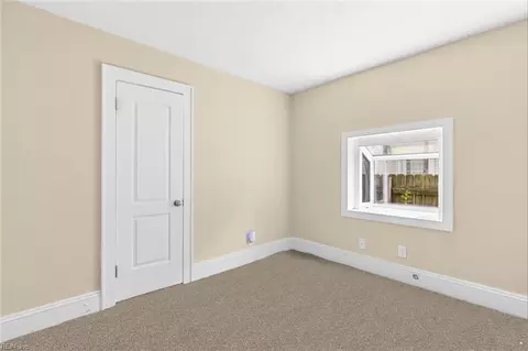 Bedroom - 325 E Lorengo Ave, Norfolk, VA 23503 photo 4 of 5