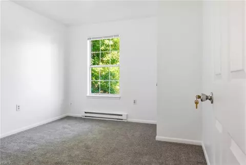 Bedroom - 1012 Balview Ave, Norfolk, VA 23503 photo 4 of 7