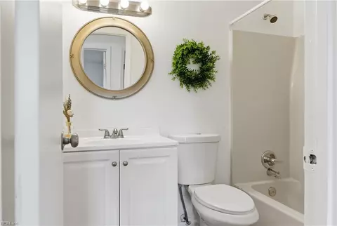 Bath - 1012 Balview Ave, Norfolk, VA 23503 photo 1 of 4