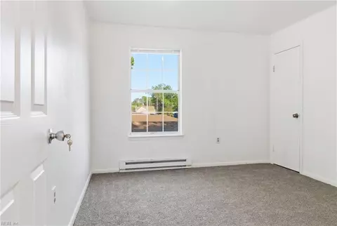 Bedroom - 1012 Balview Ave, Norfolk, VA 23503 photo 1 of 7