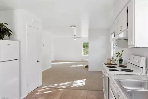 Entry Way - 1012 Balview Ave, Norfolk, VA 23503 photo 1 of 1