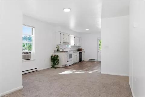 Living - 1012 Balview Ave, Norfolk, VA 23503 photo 4 of 4