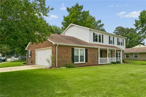 Exterior - 201 Captains Ct, Hampton, VA 23669 photo 3 of 8