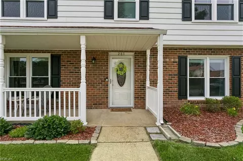 Exterior - 201 Captains Ct, Hampton, VA 23669 photo 4 of 8