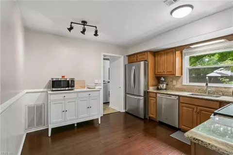 Kitchen - 201 Captains Ct, Hampton, VA 23669 photo 1 of 4