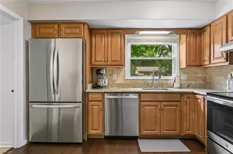 Kitchen - 201 Captains Ct, Hampton, VA 23669 photo 3 of 4