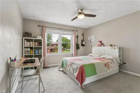 Bedroom - 201 Captains Ct, Hampton, VA 23669 photo 6 of 6
