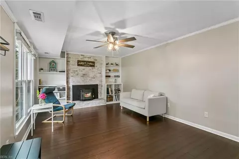 Living - 201 Captains Ct, Hampton, VA 23669 photo 3 of 3