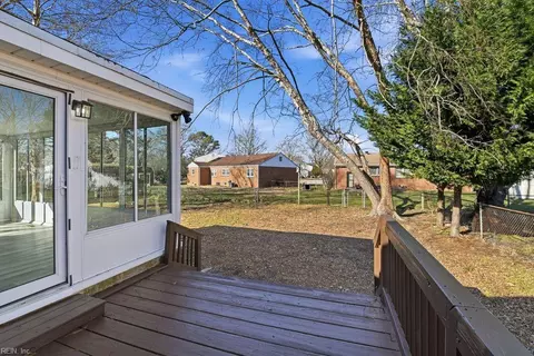 Exterior - 18 Fort Worth St, Hampton, VA 23669 photo 7 of 9