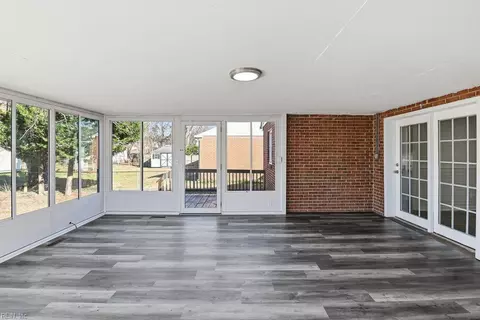 Exterior - 18 Fort Worth St, Hampton, VA 23669 photo 3 of 9