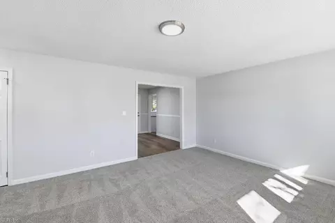 Living - 18 Fort Worth St, Hampton, VA 23669 photo 2 of 3