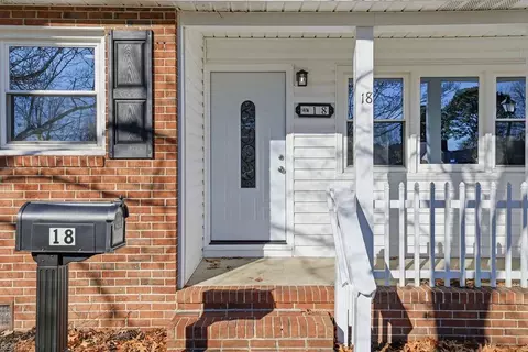 Exterior - 18 Fort Worth St, Hampton, VA 23669 photo 8 of 9