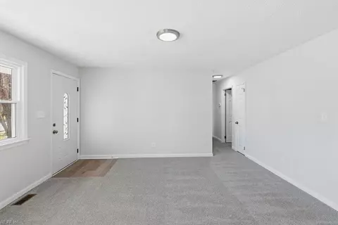 Entry Way - 18 Fort Worth St, Hampton, VA 23669 photo 3 of 3