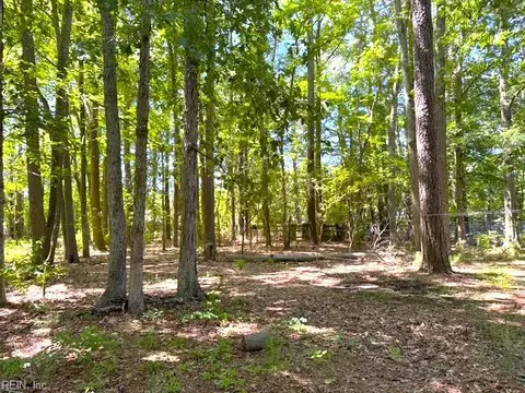 921 Cedar Rd, Chesapeake, VA 23322 photo 3