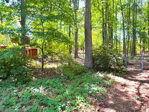 921 Cedar Rd, Chesapeake, VA 23322 photo 2