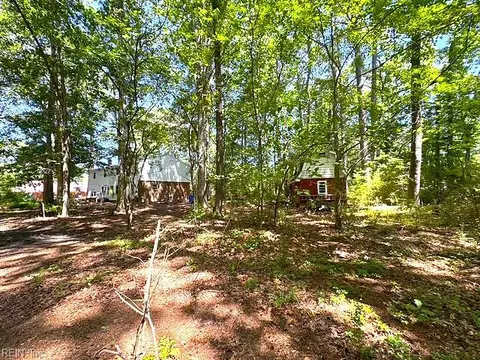 921 Cedar Rd, Chesapeake, VA 23322 photo 4