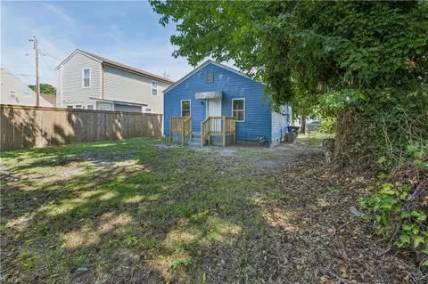 Exterior - 1079 Johnstons Rd, Norfolk, VA 23513 photo 4 of 5